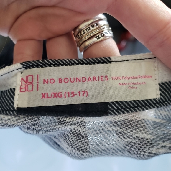 No Boundaries Women's XL Black White Buffalo Plaid Check Cap Sleeve Button Up - Picture 5 of 9